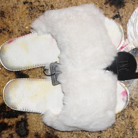NWT INC Faux Fur slippers and matching sleep eye mask. - Picture 2 of 6